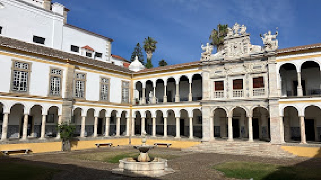 2019_Três leituras da doutrina da escravidão natural no debate sobre a conquista da America: Sepúlveda, Vitoria e Las Casas”. 